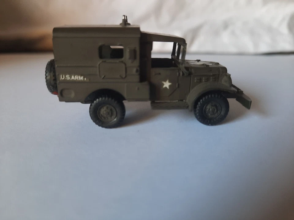 Roco minitanks 1 pz Dodge commander cold war verniciato green NATO scala 1/87 - Immagine 3 di 4