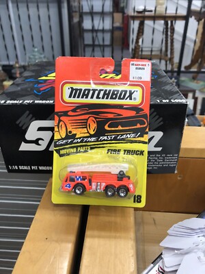 Matchbox 1993  # 18 Fire Truck Moving Parts Get in the Fast lane