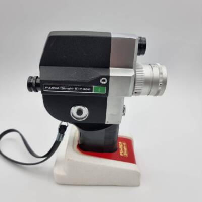 ◆中古カメラ◆FujitaSingle-8 P300動作未確認13-184 富士フィルム・FUJICA・single‐8・P300・8㎜フィルムカメラ