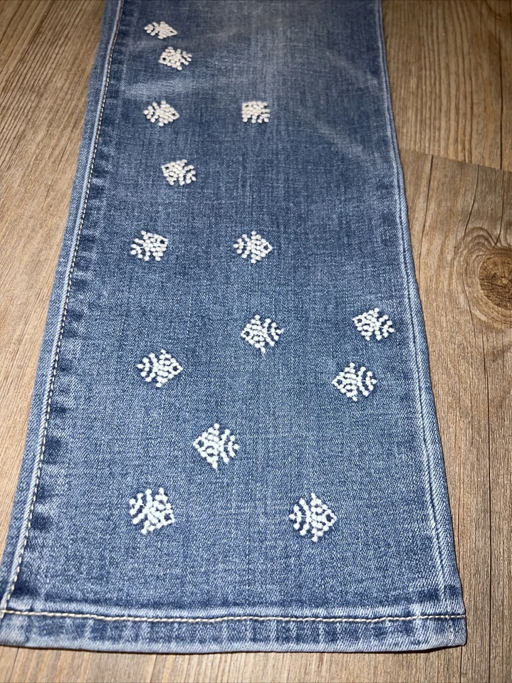 Tory Burch Geo 鱼刺绣 Burwood 直筒牛仔裤 27 码 28x27.5 英寸 — 第 2/4 张图片