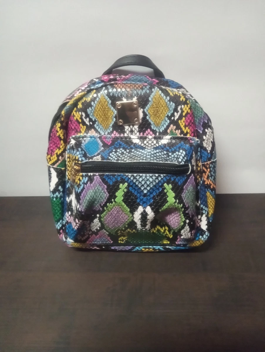 bell childs helmet Zoomer Bike Travel Toiletry Bag Women MPN:AX67259 The helmet features an Size:L - White