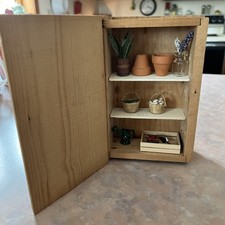 Boîte miniature en bois rustique avec accessoires de remise en pot "La plus douce histoire jamais racontée"