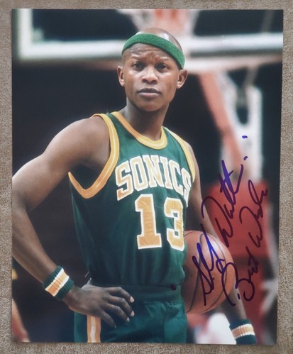 DONALD SLICK WATTS SIGNED 8x10 PHOTO SEATTLE SONICS NBA BASKETBALL AUTO - Picture 1 of 1