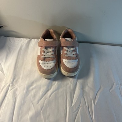 Carter's Sweety Toddler Girls Casual Zig-Zag Accent Sneakers