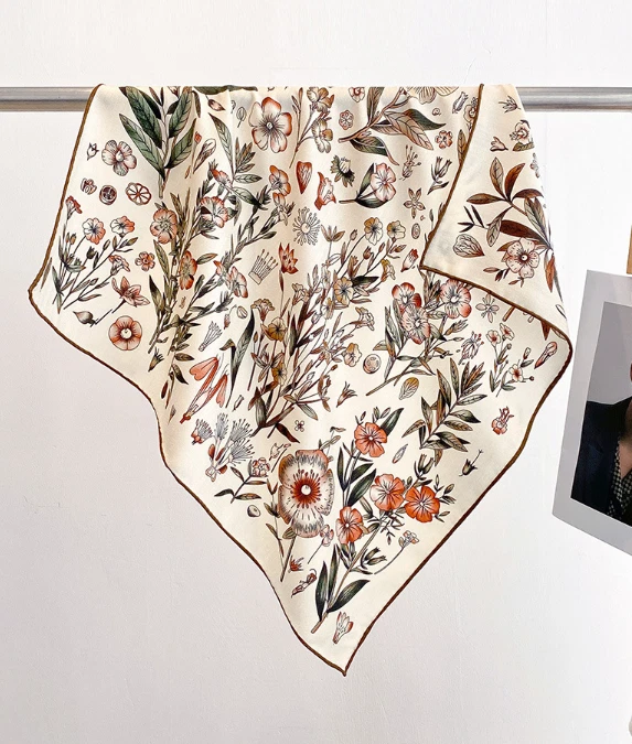 70% Cashmere 30% Silk Shawl Scarf flower Print Neckerchief 65X65cm Bandana wrap  - Image 4 of 4
