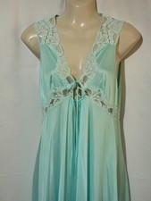 VINTAGE VAN RAALTE LONG BLUE NIGHTGOWN 100 NYLON LACE TRIM USA MADE SMALL EUC