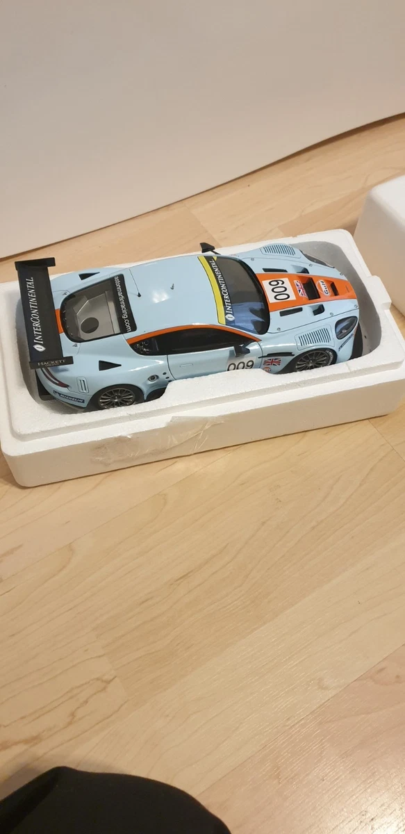 AutoArt 1/18 Aston Martin DBR9 Gulf N°009 – 24h LeMans 2008 – A03MC