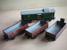 TRIX WAGENSET 4 Wagen aus BLECH  Vorkriegsware ( ? )
