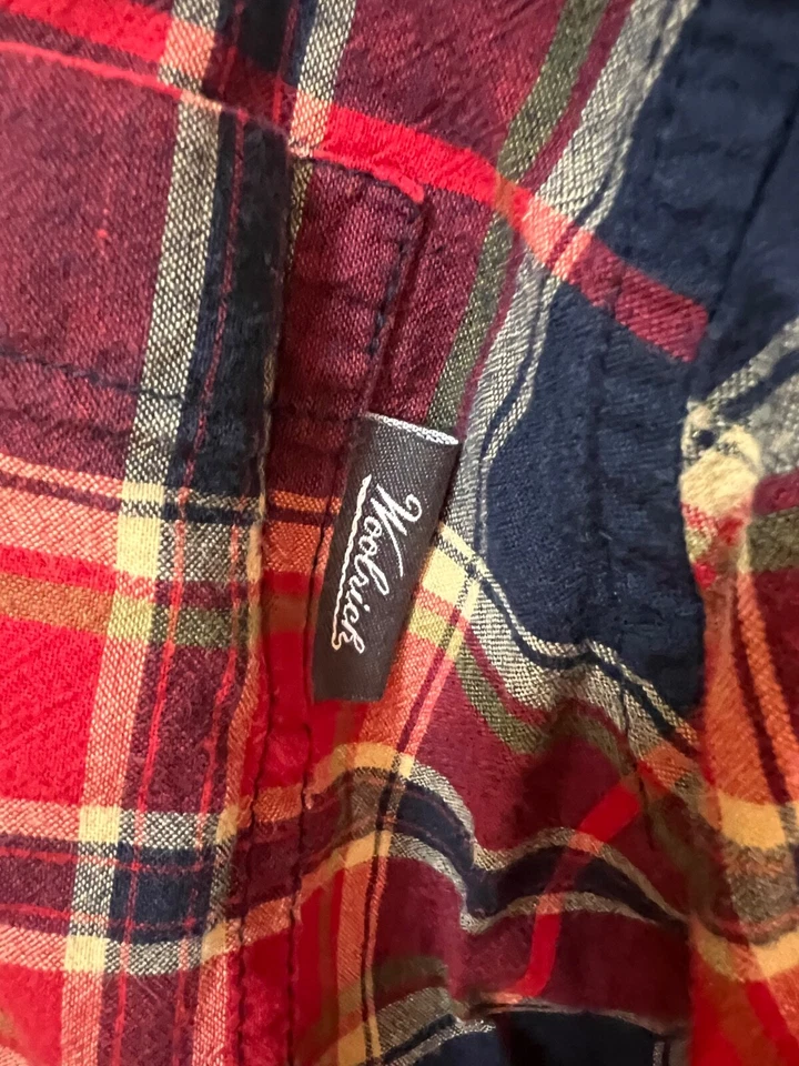 Woolrich Long Sleeve Button Down Navy Blue Red Plaid Flannel Shirt Men's Medium - Image 4 of 4