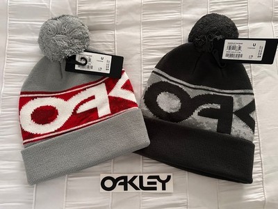 (2) New Oakley Wanderlust Pom Beanie   Blackout & Grey + Decal   Winter Ski Hat