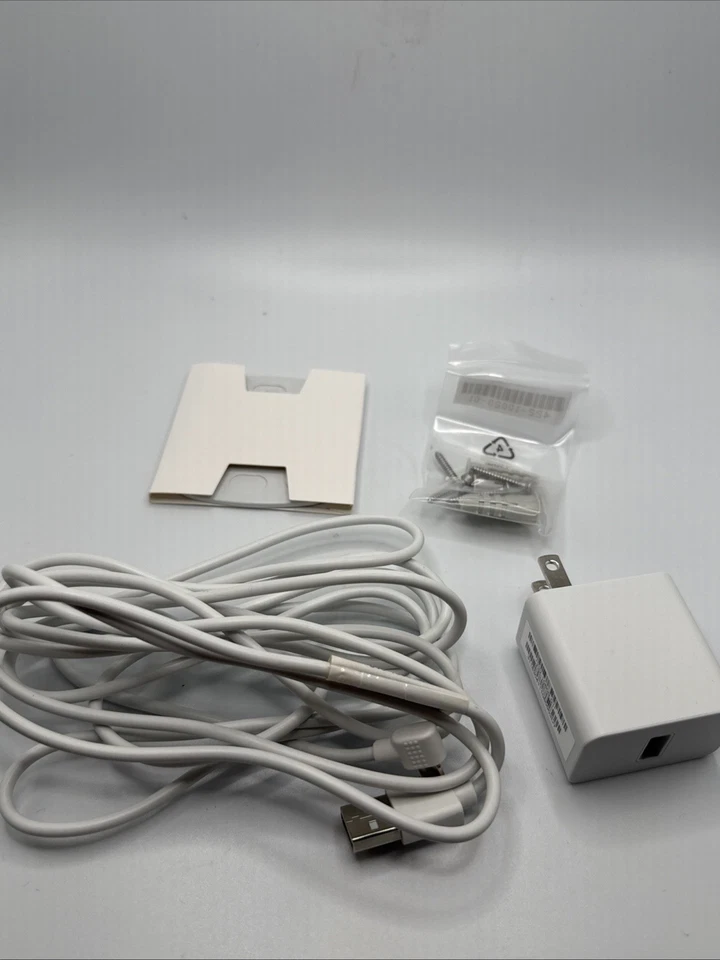 **New** Arlo Q VMC3040-100NAS 1080p HD Wireless Security Camera w/ Audio Indoor - Image 4 of 4