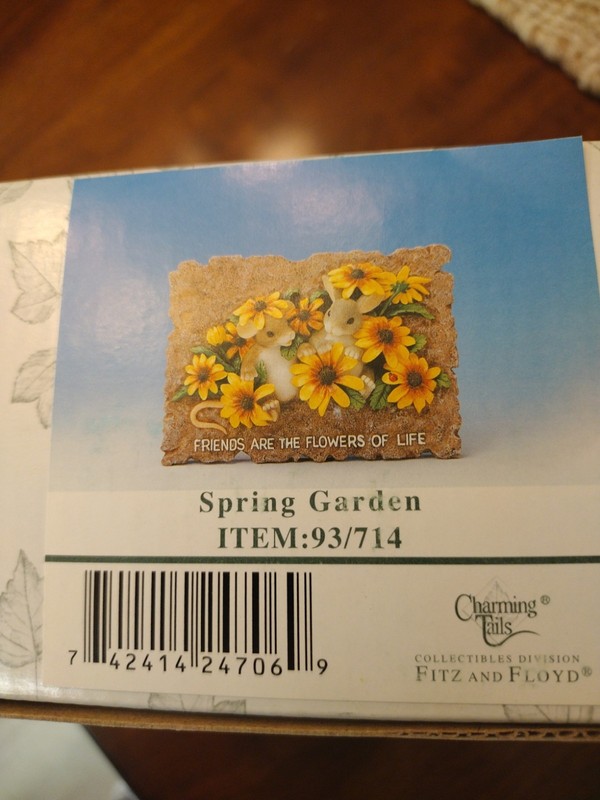 Charming Tails Spring Garden Friends Are The Flowers Of Life 93/714