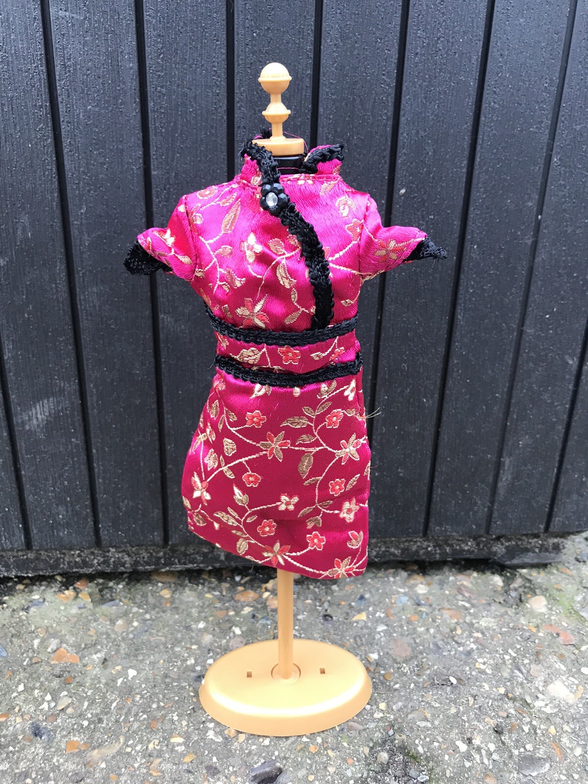 Picture 3 of 4