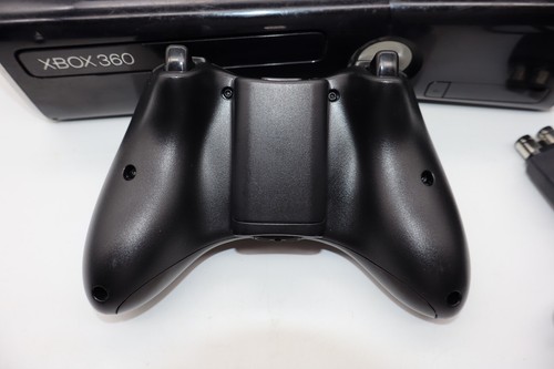 Xbox 360 S Slim Model 1439 Glossy Black Console 250GB HDD w/ Controller Tested - Picture 3 of 9