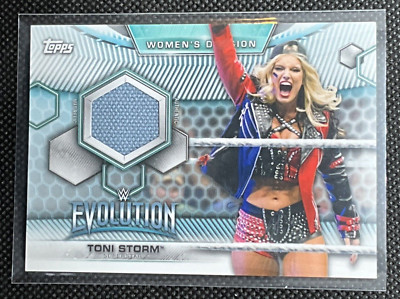 Toni Storm MR-TS #077/199 WWE Evolution Mat Relic Trading Card.