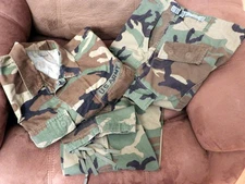 US ARMY VINTAGE CAMOUFLAGE SET LARGE REGULAR  SHIRT & PANTS - GENTLY USED