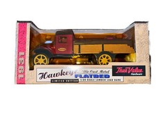 ERTL Hawkeye 1931 Flatbed Bank 1:34 Red TrueValue New in original Packaging