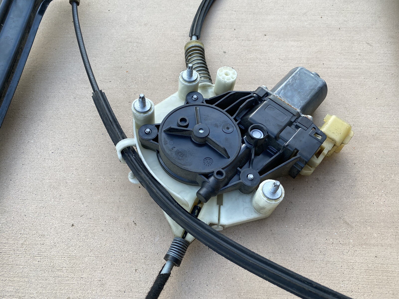 2014-2022 Maserati Ghibli Front Right Passenger Side Window Regulator & Motor