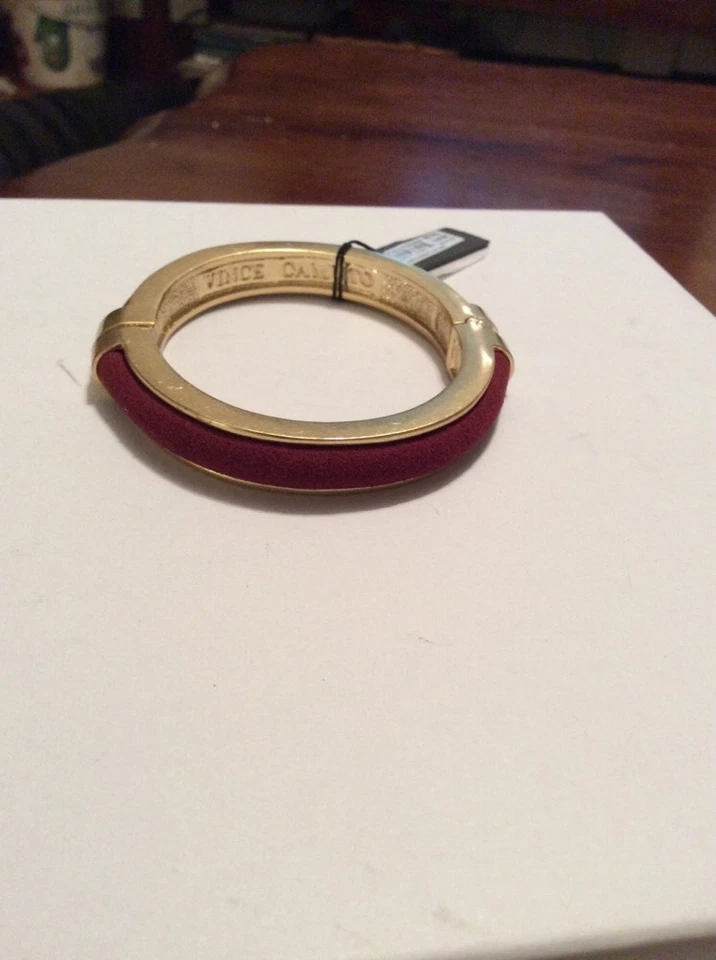 Brazalete Vintage Camuto Belle Of The Bazaar Tono Dorado ROJO Gamuza Incrustación Bisagras $48 V15 Foto 3 de 4