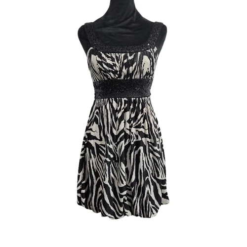 Mini Vestido Love Tease Blanco y Negro Estampado de Cebra Juniors Niña Talla Pequeña RN117493 Foto 2 de 4