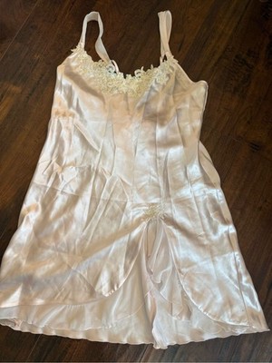 Linea Donatella Womens Nightgown Sleep Dress Size Medium White Lace Trim Satin