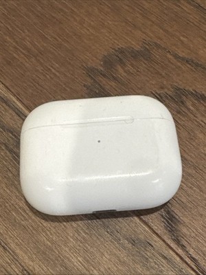 Apple AirPods Pro with MagSafe Wireless Charging Case - White
