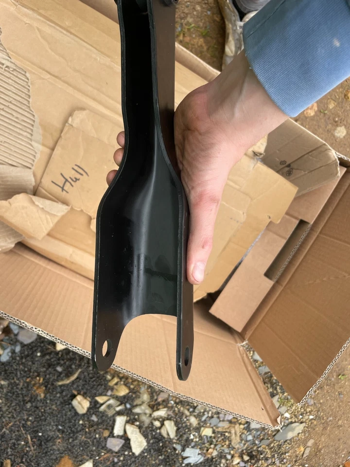 Suspension Arm - Rear Lower LH LR163134 Range Rover Discovery 5 - Image 4 of 4