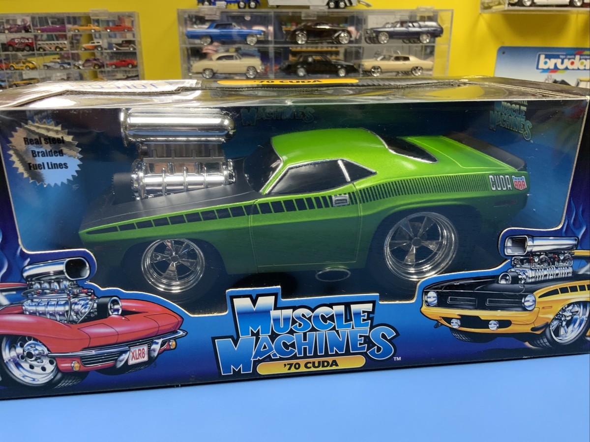 MUSCLE MACHINES '70 CUDA GREEN 