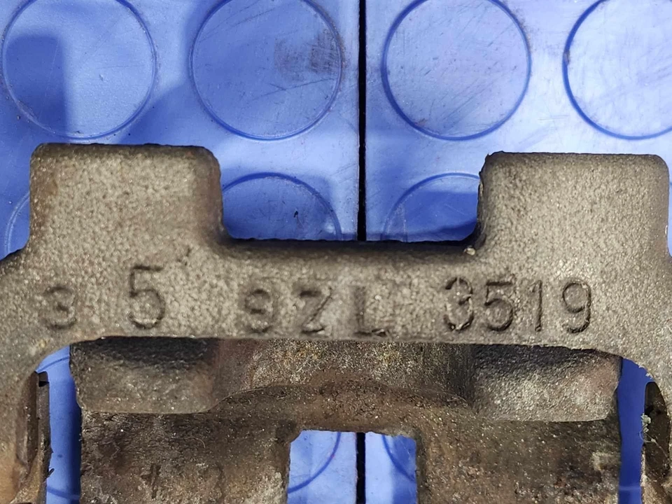 Conjunto de pinza de freno trasera Infiniti QX50 QX70 14-17 lado del conductor izquierdo OEM Foto 2 de 4