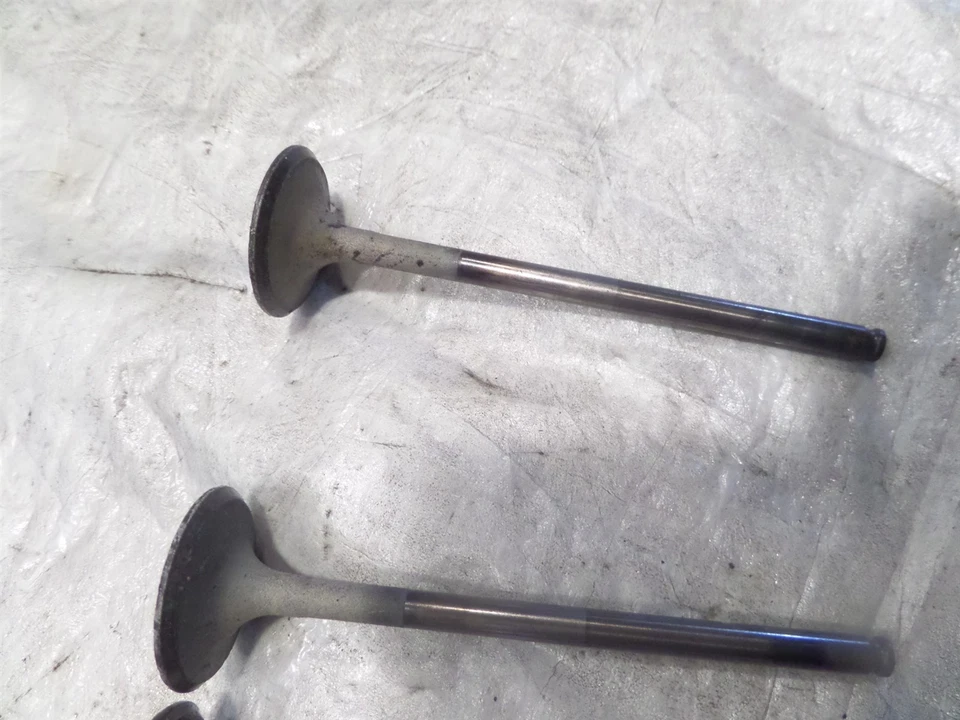 Válvula de admisión/escape de culata Honda ST1300 ST 1300 2009-2013 Foto 4 de 4