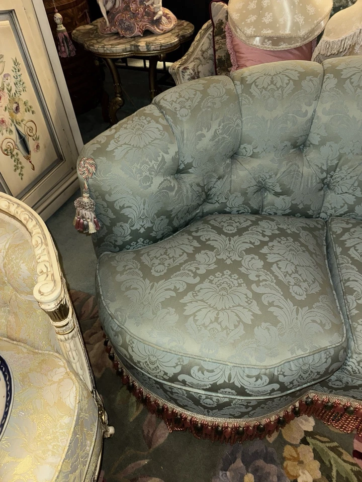 Lindo estofamento de sofá antigo vintage Tuff turquesa com acabamento rosa - Imagem 2 de 4