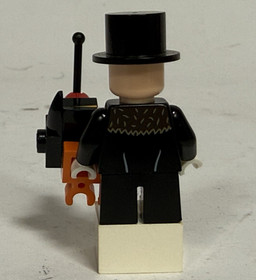 LEGO DC Comics The Penguin Fur Collar Minifigure 76010