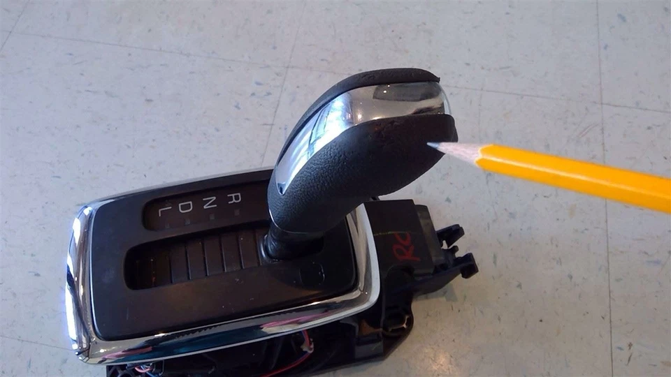 2011 11 Ford Fusion AT Transmission Shifter w Knob w Indicator Plate  113629 - Image 2 of 4