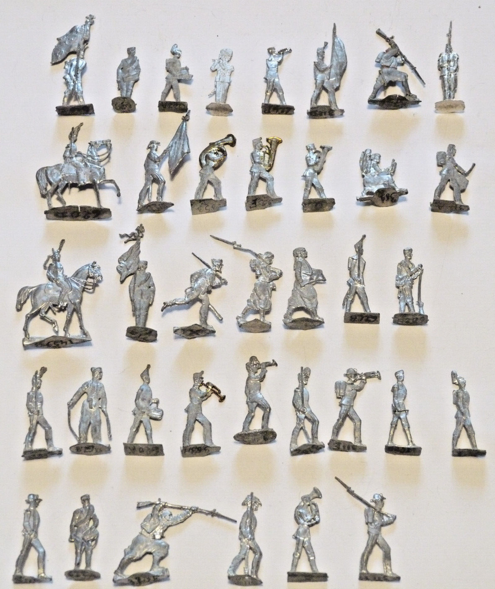Plats d'étain - Zinnfiguren - Flat tin - 21 soldats russes