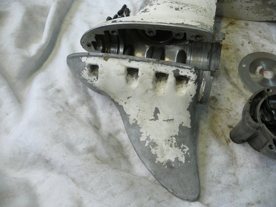 Johnson 28HP Evinrude 1962 Outboard OMC Lower Unit Gear Case Housing Sea Horse - Image 2 of 4