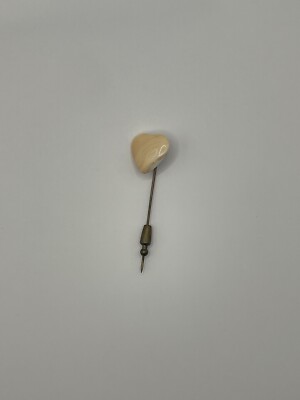 Vintage Miriam Haskell Pin With Heart Shaped Gem/stone 