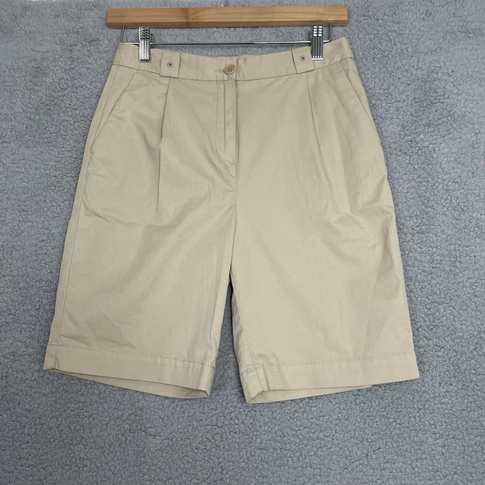 Bermuda Lacoste Feminina 2 Bege Cáqui Bolsos Plissados Preppy Viagem Esportiva - Imagem 2 de 4