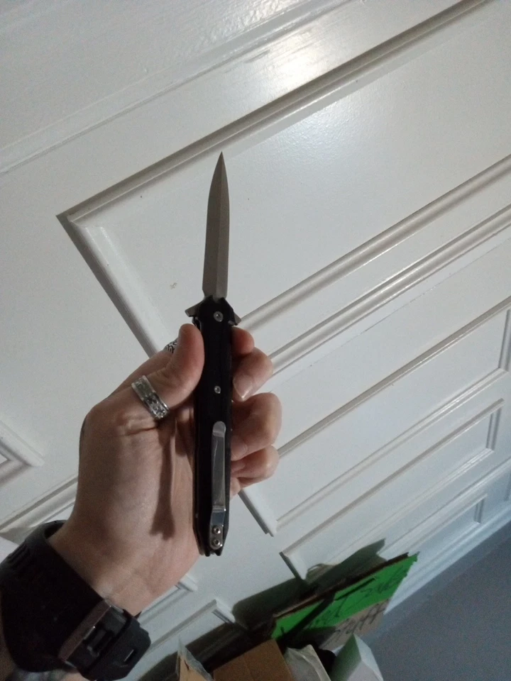 Navaja de Bolsillo Carpeta Punta de Lanza Delgada Diseño Elegante Foto 2 de 4