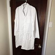 White Lab Coat Size Medium Men/Unisex Biology, Chemistry Lab