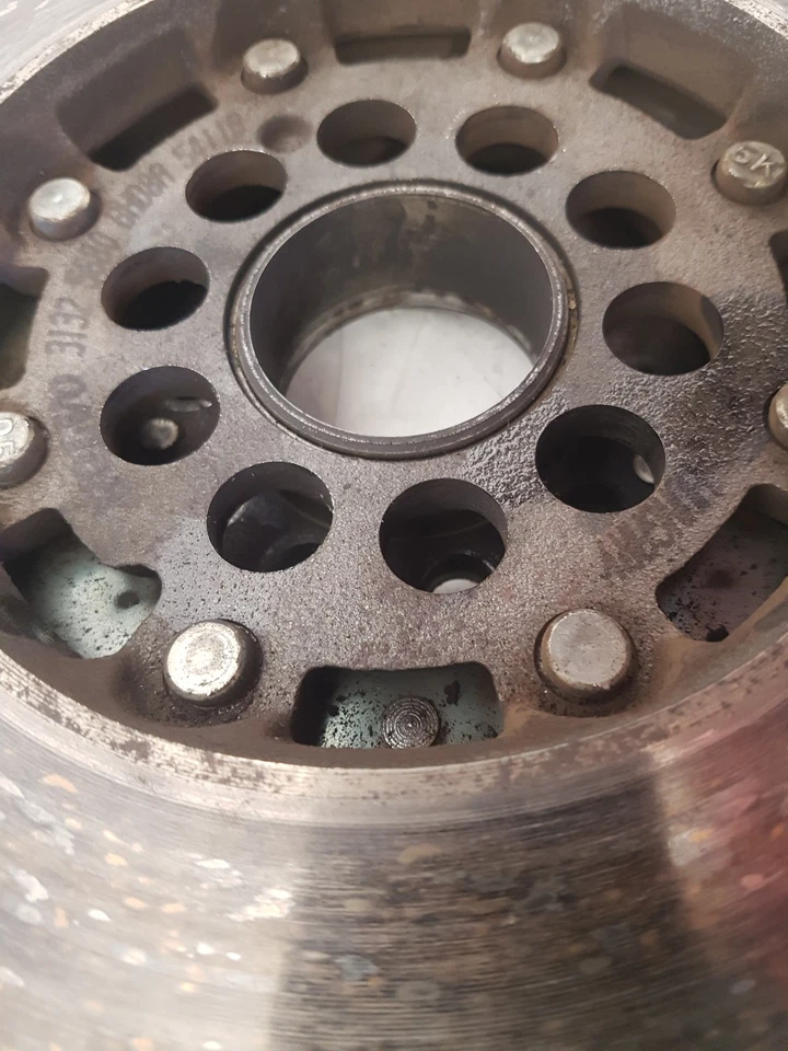 VOLVO V70 D3 FLYWHEEL DUAL MASS 31325680 2014-16 12-MONTH WARRANTY — 第 3/4 张图片