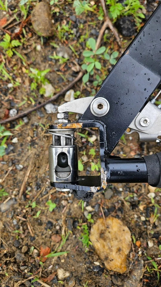 Remolque para bicicletas Fleximodal Runner (enganche no incluido) usado, necesita un poco de trabajo Foto 4 de 4