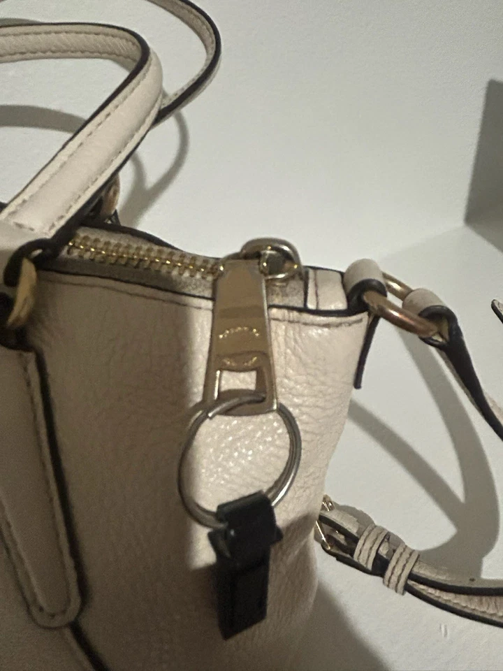 Bolso Bandolera Coach Cuero Guijarro Kelsey Tiza Foto 4 de 4