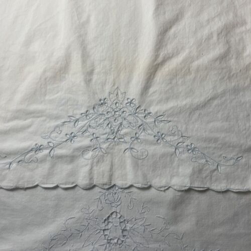 VTG French Cottage Cutwork Fancy Cotton 4 Pillowcases Scallop Edge Embroidery - Picture 3 of 9