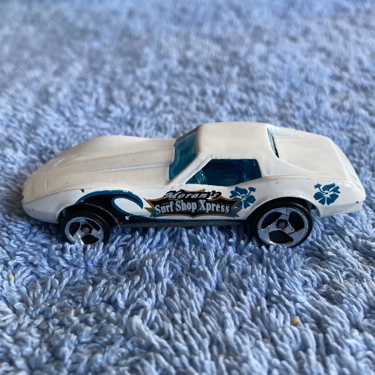Hot wheels 1975 cheap corvette stingray white