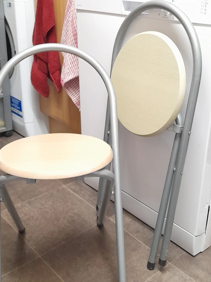 Matching pair of stools in pine effect and grey metal - foldable - Image 4 of 4