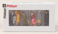 Preiser 65366 Stehende Reisende 1/43