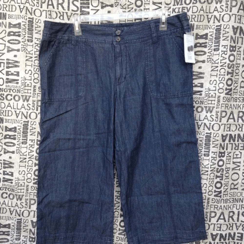 Menora Capri light denim womans blue pants size 14