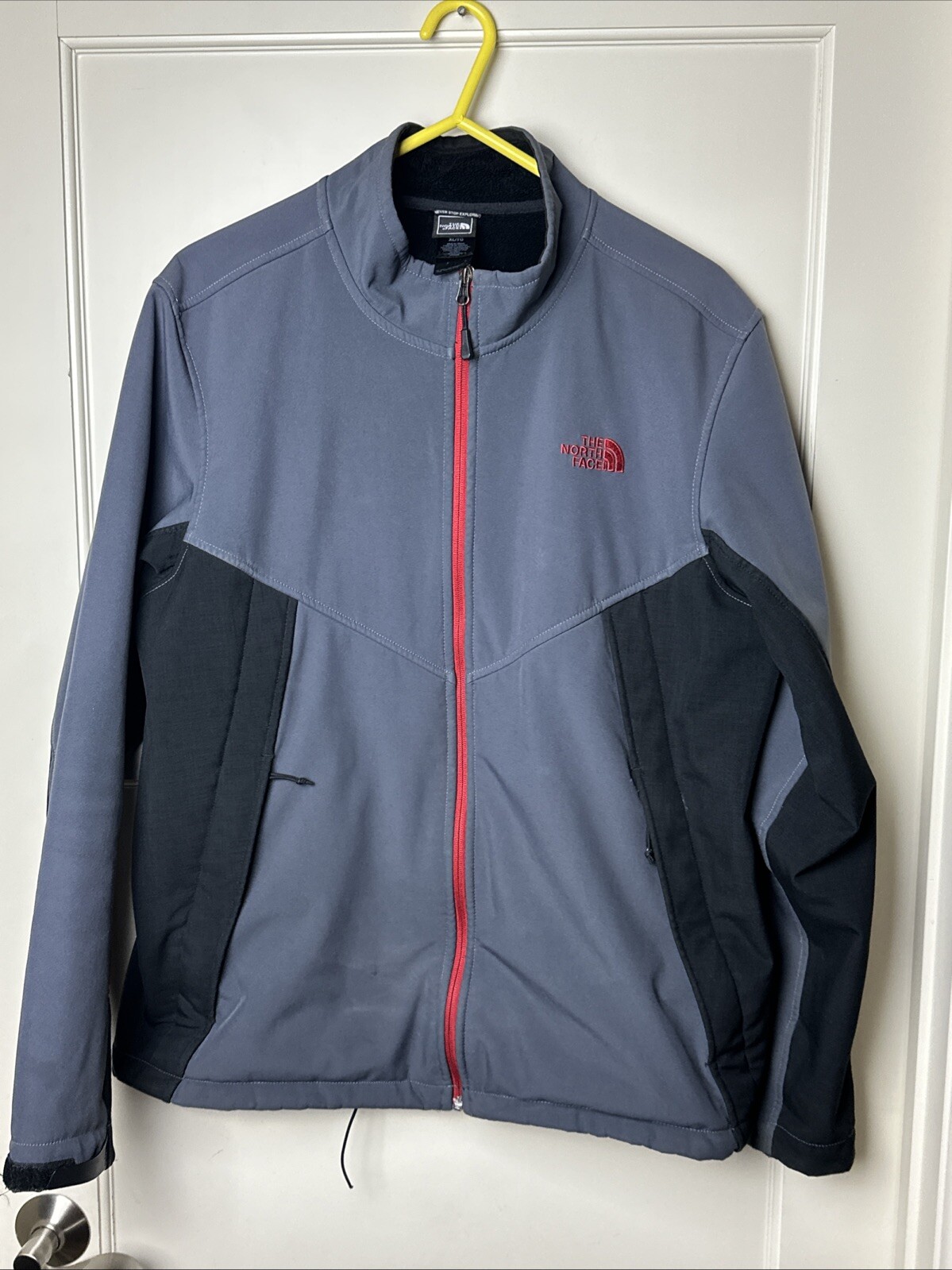 The North Face Mens XL Apex Bionic Soft Shell Zip Jacket in Black Gray Red