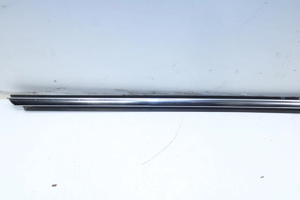 2015-16 BMW 435i Gran Coupe Front Right Door Outer Belt Molding 51-35-7-310-202 - Image 3 of 4
