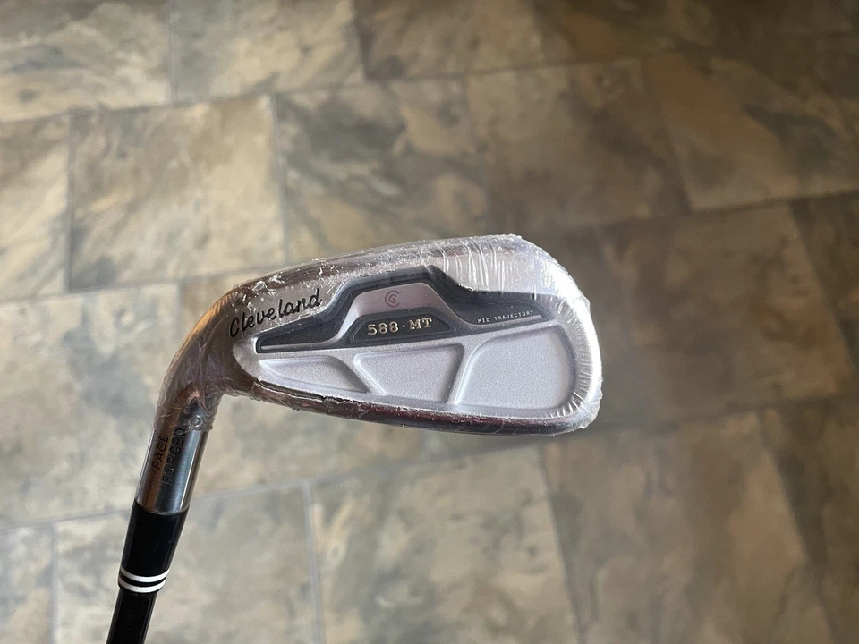 NEW OLD STOCK CLEVELAND 588 MT ACTIONLITE 55 GOLF CLUB D GAP WEDGE L/H WDG FLEX - Image 2 of 4